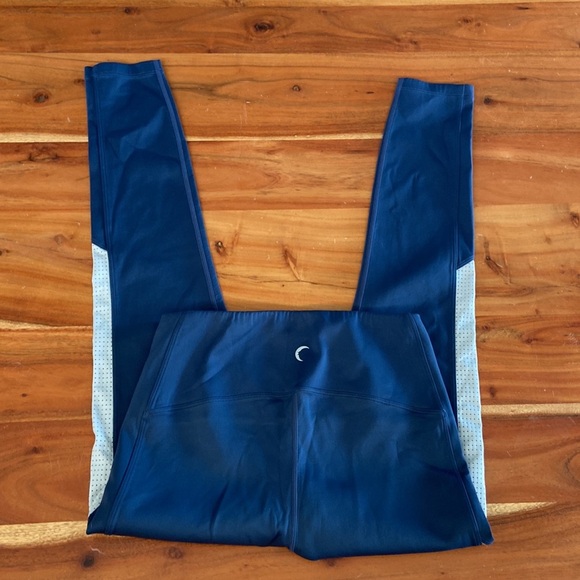 Zyia Activewear Mesh Navy Blue 7/8 Cropped Length Leggings - Picture 4 of 4